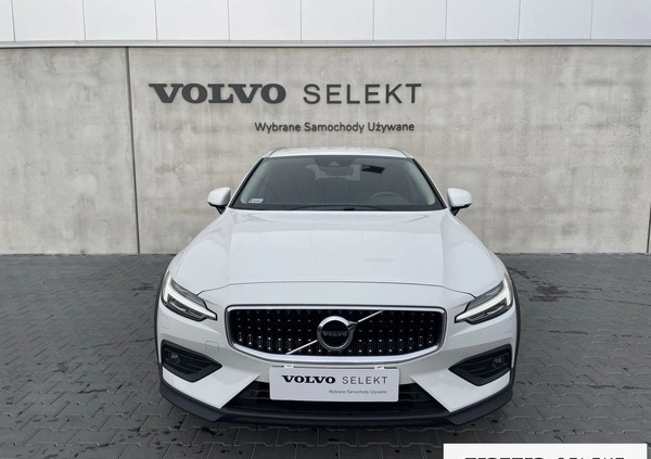 Volvo V60 Cross Country cena 170000 przebieg: 42882, rok produkcji 2021 z Poznań małe 379